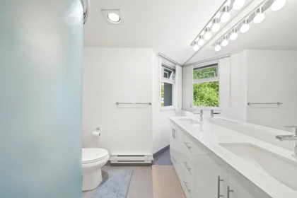 Mudroom Photo of 403 6070 Mcmurray Avenue, Burnaby, BC