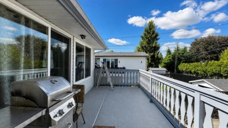 Basement Recreation Room Photo of 11010 Partridge Crescent, Surrey, BC