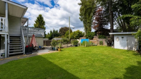 Front Yard Photo of 11010 Partridge Crescent, Surrey, BC