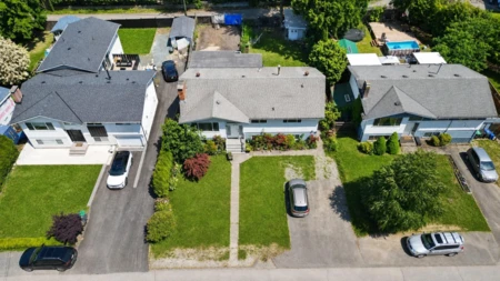Garden / Landscaping Photo of 11010 Partridge Crescent, Surrey, BC