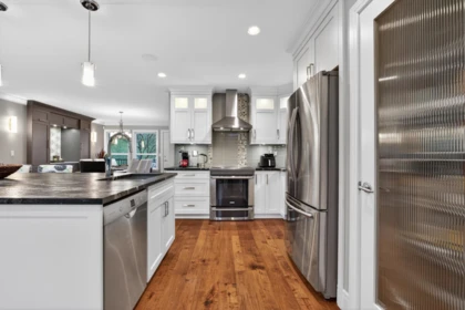 Kitchen Island Photo of 16748 109 Avenue, Surrey, BC