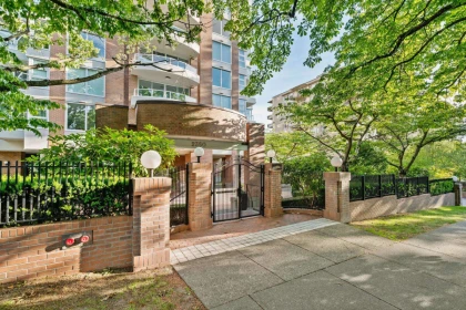 Hot Tub / Spa Photo of 901 2350 W 39th Avenue, Vancouver, BC