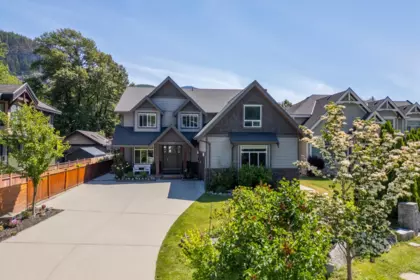41510 Government Road, Squamish, BC, Squamish — Single Family Residence for sale