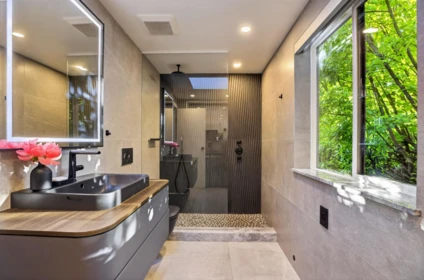 Swimming Pool Photo of 2968 Mathers Crescent, West Vancouver, BC