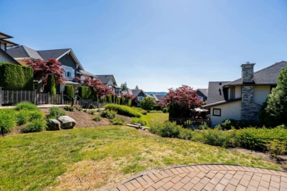 Front Yard Photo of 10 3400 Devonshire Avenue, Coquitlam, BC