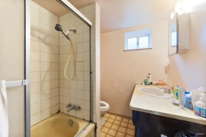 Laundry Room Photo of 3185 E 16th Avenue, Vancouver, BC