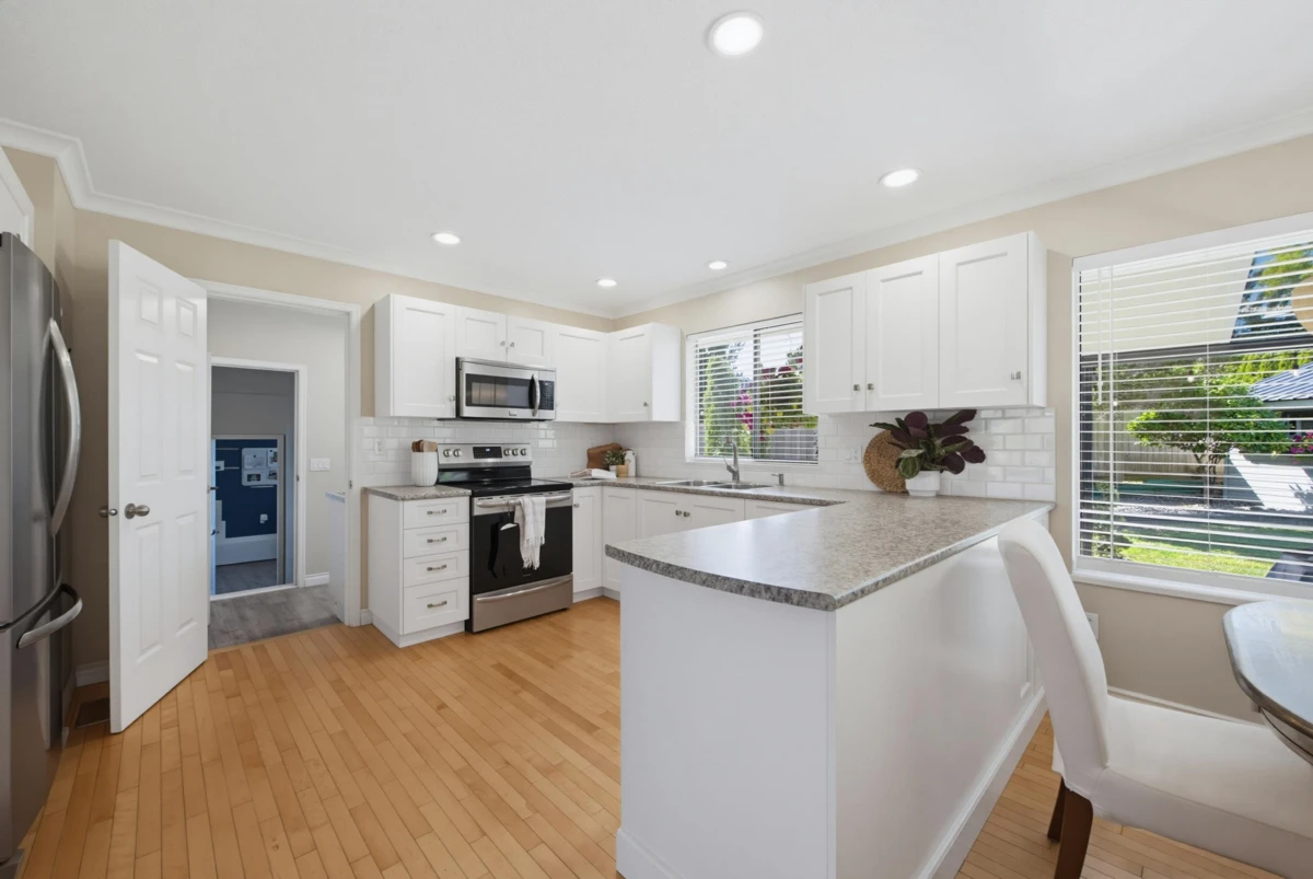 Family Room Photo of 5631 E Sunrise Crescent, Surrey, BC