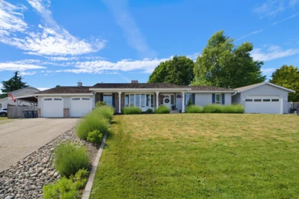 5631 E Sunrise Crescent, Surrey, BC, Surrey — Single Family Residence for sale