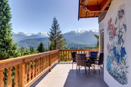 8512 Drifter Way, Whistler, BC, Whistler — Single Family Residence for sale