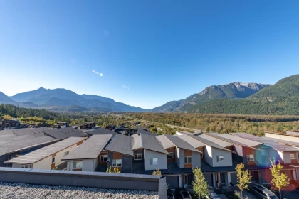 301 41328 Skyridge Place, Squamish, BC, Squamish — Apartment/Condo for sale