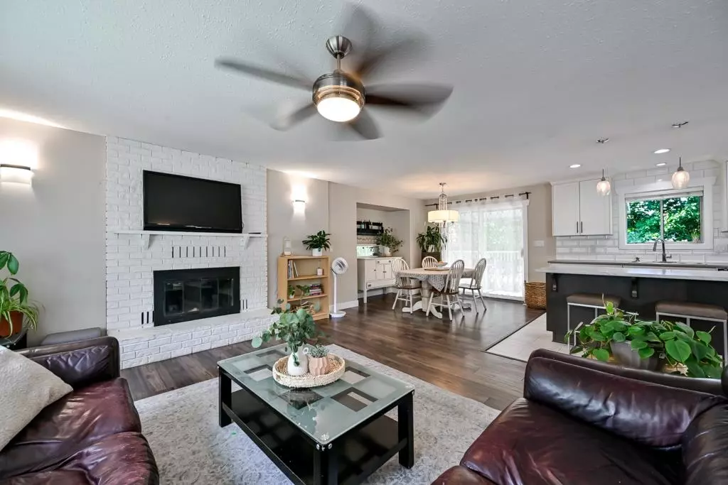 Dining Area Photo of 34487 Pearl Avenue, Abbotsford, BC