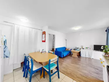 Kitchen Island Photo of 7900 Frobisher Drive, Richmond, BC