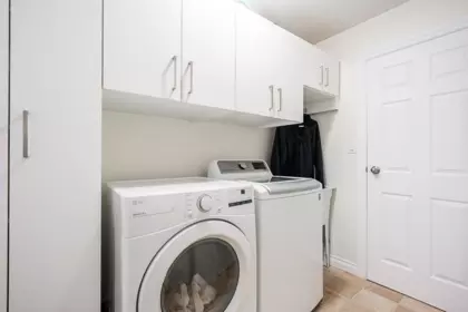 Mudroom Photo of 23368 124 Avenue, Maple Ridge, BC