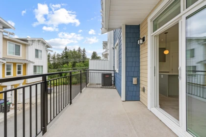 Basement Recreation Room Photo of 16 16560 17a Avenue, Surrey, BC