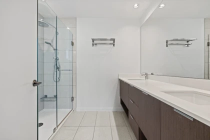 Hallway Photo of 16 16560 17a Avenue, Surrey, BC