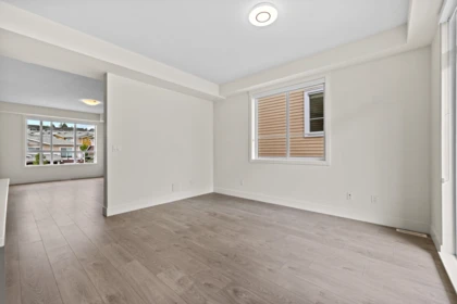 Kitchen Photo of 16 16560 17a Avenue, Surrey, BC