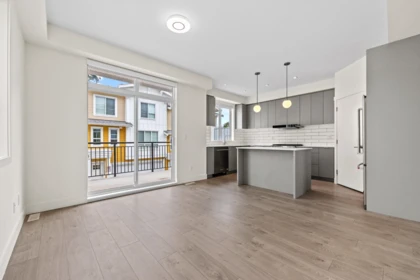 Walk-In Closet Photo of 16 16560 17a Avenue, Surrey, BC