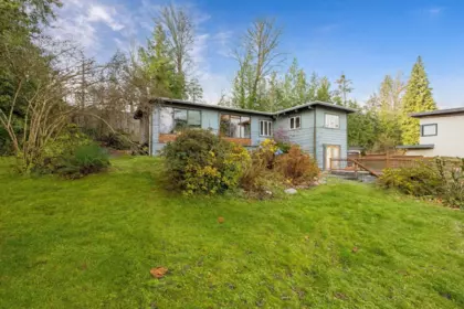 Kitchen Photo of 873 Baycrest Drive, North Vancouver, BC