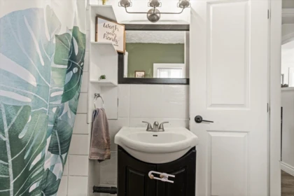 Guest Bathroom Photo of 325 Hudson Bay Street, Hope, BC