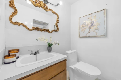 Powder Room Photo of 3006 E 27th Avenue, Vancouver, BC