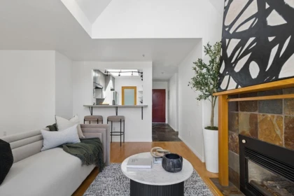 Breakfast Nook Photo of PH2 1915 E Georgia Street, Vancouver, BC