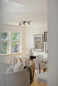 Entry Foyer Photo of PH2 1915 E Georgia Street, Vancouver, BC