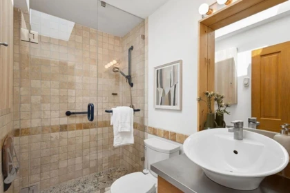 Powder Room Photo of PH2 1915 E Georgia Street, Vancouver, BC