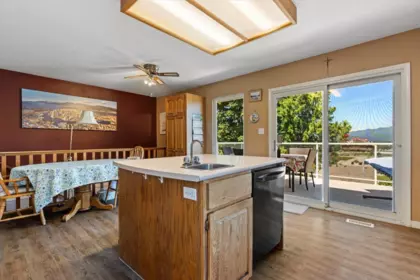Kitchen Photo of 47465 Swallow Crescent, Chilliwack, BC