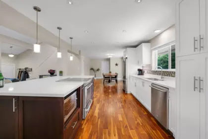 Kitchen Island Photo of 1510 Macdonald Place, Squamish, BC
