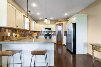 Kitchen Photo of 90 24185 106b Avenue, Maple Ridge, BC