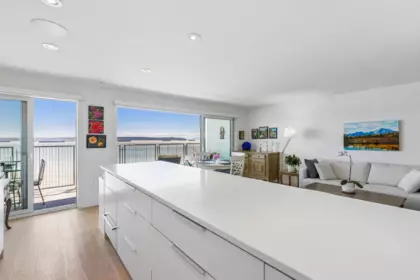 Kitchen Photo of 807 150 24th Street, West Vancouver, BC