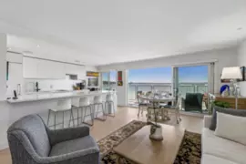 807 150 24th Street, West Vancouver, BC