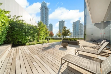 Swimming Pool Photo of 4107 4510 Halifax Way, Burnaby, BC