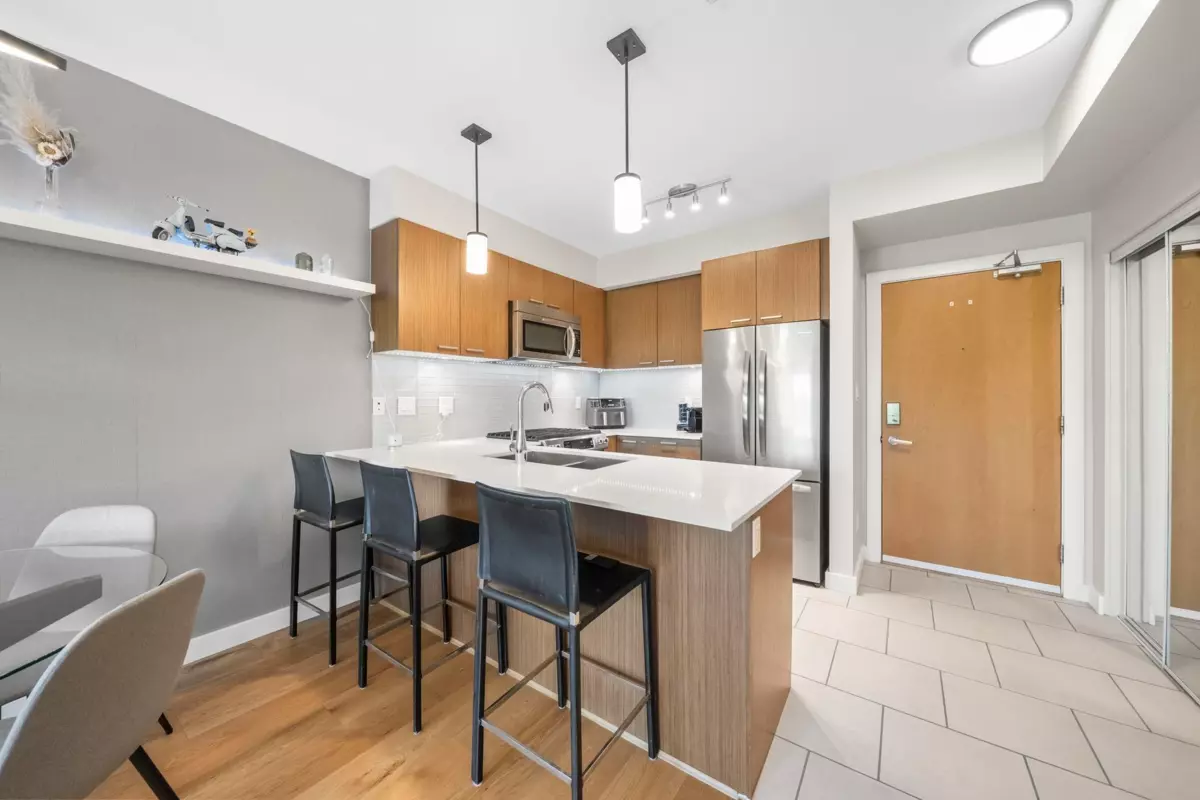 Dining Area Photo of 324 1330 Marine Drive, North Vancouver, BC