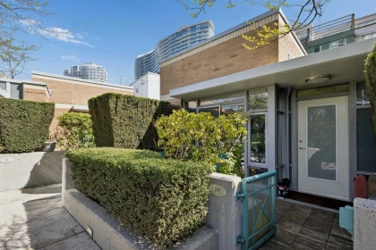 2P 1033 Marinaside Crescent, Vancouver, BC, Vancouver — Townhouse for sale