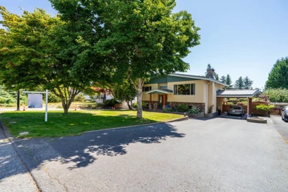 13852 Malabar Avenue, White Rock, BC, White Rock — Single Family Residence for sale
