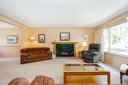 13852 Malabar Avenue, White Rock, BC, White Rock — Single Family Residence for sale