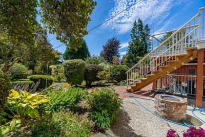 Outdoor Deck Photo of 13852 Malabar Avenue, White Rock, BC