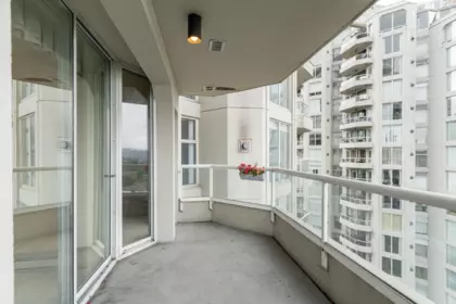 Hallway Photo of 903 69 Jamieson Court, New Westminster, BC