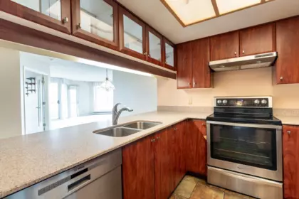 Kitchen Island Photo of 903 69 Jamieson Court, New Westminster, BC