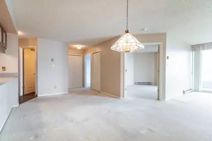 Walk-In Closet Photo of 903 69 Jamieson Court, New Westminster, BC