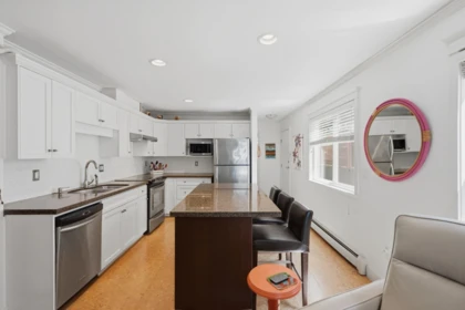 Breakfast Nook Photo of 46 St. Patricks Avenue, North Vancouver, BC