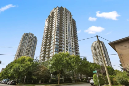 2001 7178 Collier Street, Burnaby, BC, Burnaby — Apartment/Condo for sale
