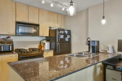 2001 7178 Collier Street, Burnaby, BC, Burnaby — Apartment/Condo for sale