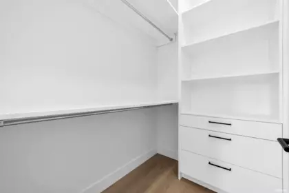 Garage Interior Photo of 2 2316 Cliff Avenue, Burnaby, BC