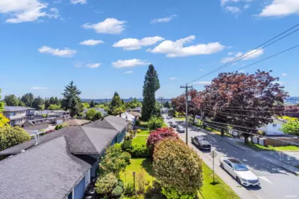 Outdoor Deck Photo of 2 2316 Cliff Avenue, Burnaby, BC