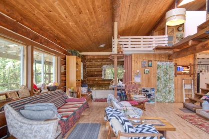 Entry Foyer Photo of Block 1 Jervis Inlet Beach, Egmont, BC