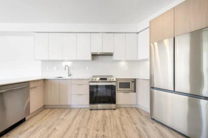 618 13968 Laurel Drive, Surrey, BC, Surrey — Apartment/Condo for sale