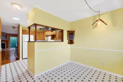 Walk-In Closet Photo of 39 23580 Dewdney Trunk Road, Maple Ridge, BC