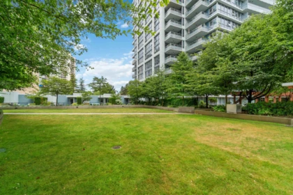 Garden / Landscaping Photo of 402 4400 Buchanan Street, Burnaby, BC